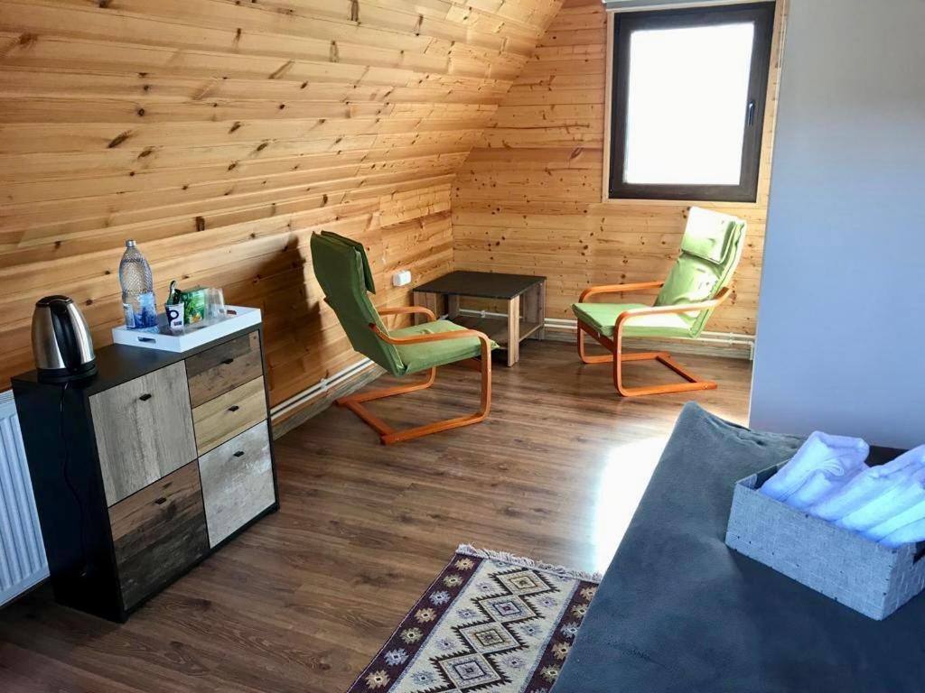 Cabanele lu’ Dinu Curtea de Argeş Exterior foto